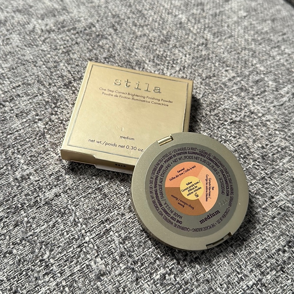 Stila One Step Correct Brightening Finishing Powder